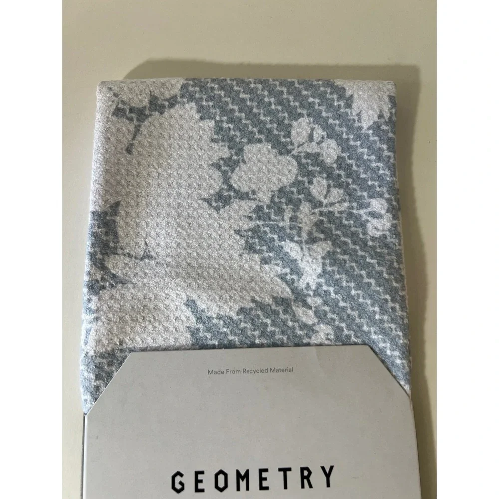 Geometry Kitchen Tea Towels Florals Blue White‎ NWT